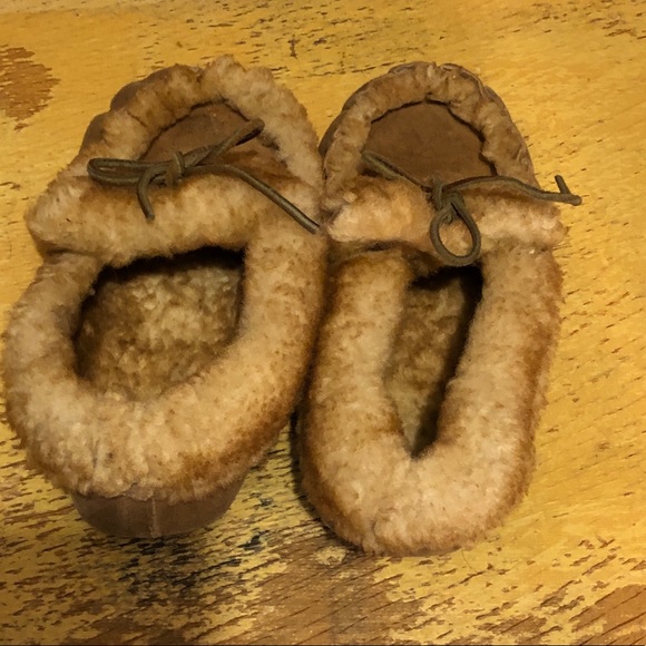 Real leather and fur moccasin slippers - Picture 2 of 5